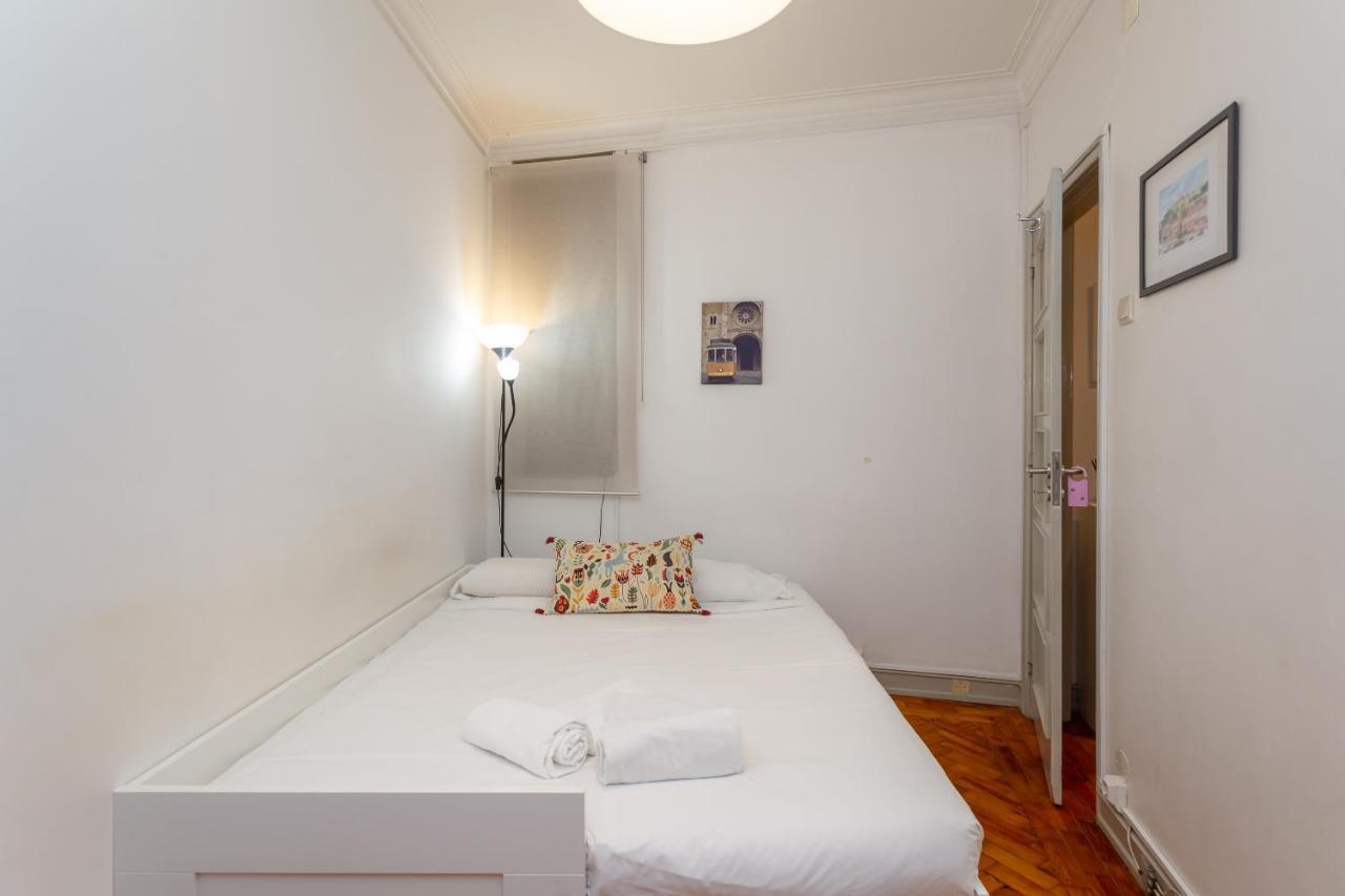 Beguest Alegria Apartment Lisbon Luaran gambar